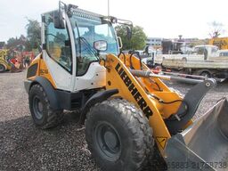 LIEBHERR L 506 Radlader 49.750 EUR