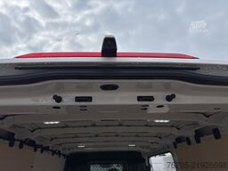 VW Crafter 35 2.0 TDI 120 KW Kasten MR/ND  AHK 3,5 t