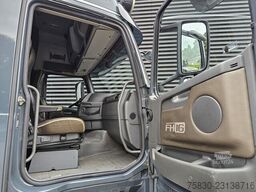 Volvo FH 16.700 GLOBE XXL 8x4 / 150T