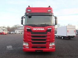 Scania S 500 Super 6x2/4 mit verstellbarer Sattelkupplung