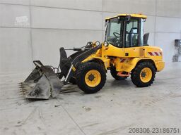 VOLVO L30G + Fork