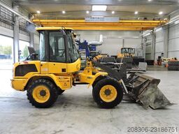 VOLVO L30G + Fork