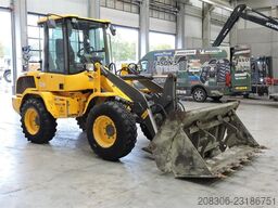 VOLVO L30G + Fork