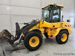 VOLVO L30G + Fork