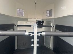 HUMBAUR Xanthos Aero 2 Pferdeanhänger 2,4t. ALU, EZ.25