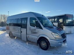 Mercedes-Benz Sprinter 515 minibus – 17 seats