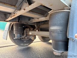 Robuste Kaiser 3-AXLES CURTAINSIDER