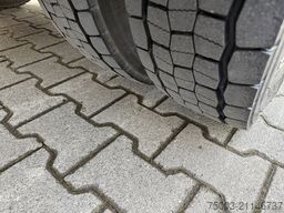 Nissan Atleon 80.14 Ferrari 561 bis 14.80 Meter