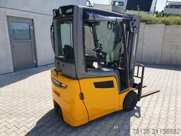 Jungheinrich EFG 215 / Triplex: 4.25m! / SS / nur 1.368h!