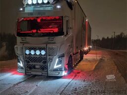 Volvo FH16 16 pallet 6x4 box truck with Onspot tool boxe