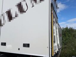 Volvo FM330 4x2 box truck with full side opening and Zep