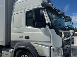 Volvo FM370 6x2 Box Truck – Full Side Opening – Refriger