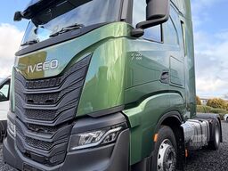 IVECO S-Way AS440S50TP Metallic Grün