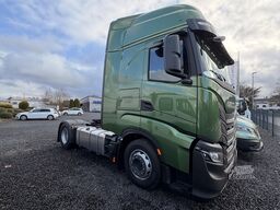 IVECO S-Way AS440S50TP Metallic Grün