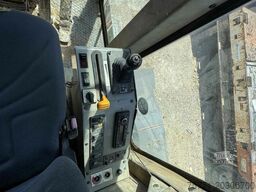 New Holland F106.6A 6x6 12 TON RÓWNIARKA
