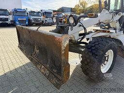 New Holland F106.6A 6x6 12 TON RÓWNIARKA
