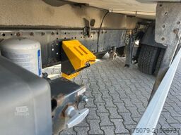 IVECO Stralis AD 190 330 / Carrier MT 1250 / 3 x Lager