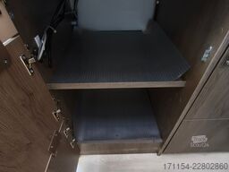 CHAUSSON titanium 767 GA Automatik, Hubbett und Längsbett