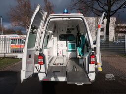 VOLKSWAGEN T5 Transporter Hochdach lang/KTW/Klima/FN: A29