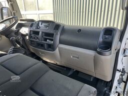 Nissan NT400 35.14 2.5 dCi 290 Kipper openlaadbak Airc...