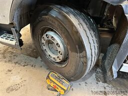 Volvo FH12-420 8x4 HOOKLIFT AJK + CRANE EFFER 250 - 3...