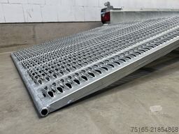Hulco Terrax-2 3000.294x150 Maschinentransporter