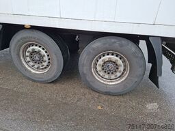 SCHMITZ CARGOBULL 24 to 3-Achs Anhänger Koffer Portaltüren SAF