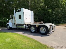 Kenworth W900L