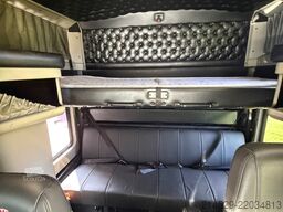 Kenworth W900L
