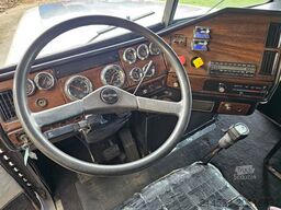 Freightliner FLD 120