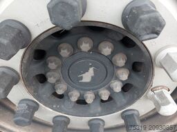 SCHMITZ CARGOBULL SKO24 ThermoKing SLXi 300