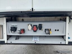 SCHMITZ CARGOBULL SKO 24 Thermo King SLXi 300