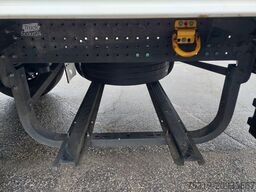 SCHMITZ CARGOBULL SKO 24 Thermo King SLXi 300