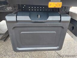 SCHMITZ CARGOBULL SKO 24 Thermo King SLXi 300