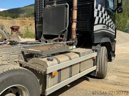 Volvo FH16-600 6x4 tipper truck. – Recently replaced clu