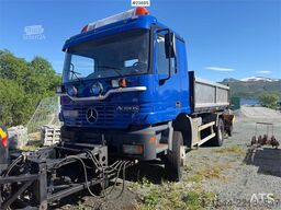 Ribaltabile Mercedes-Benz Actros 1840 plow rigged 4x4 tipper truck w/ two se