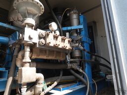 Mercedes-Benz AXOR 2529 6x2 Closed box with Woma high pressur...