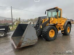 Volvo L90 E wheel loader w/ 3rd and 4th function, bucket