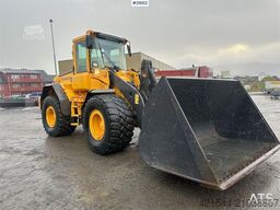 Volvo L90 E wheel loader w/ 3rd and 4th function, bucket