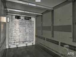 Schmitz Cargobull box semi-trailer with Carrier unit