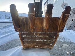 Volvo EC210 BLC excavator w/ toothed bucket. WATCH VIDEO