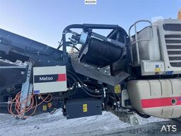 Metso LT1110S impact crusher with screen