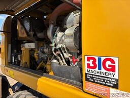Caterpillar M313D VA - Outriggers + Blade