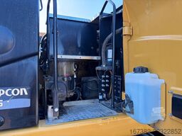 Caterpillar M313D VA - Outriggers + Blade
