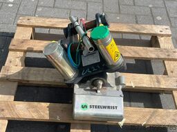 STEELWRIST TMX S30 -180HA | TILT QUICKCOUPLER | TILTING CO...