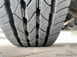 MERCEDES-BENZ Atego 818 4,35mKoffer*LBW+Tür*3x Sitze*AC*Autom.