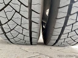 MERCEDES-BENZ Atego 818 4,35mKoffer*LBW+Tür*3x Sitze*AC*Autom.