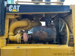 Caterpillar D8R - Single shank ripper