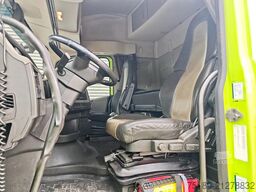 Volvo FH 540 8x4 HMF 8520 K7 7 x Hydr. 4 x Mech!