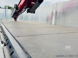 Wiese Baustoffauflieger mit Fassi Kran F240